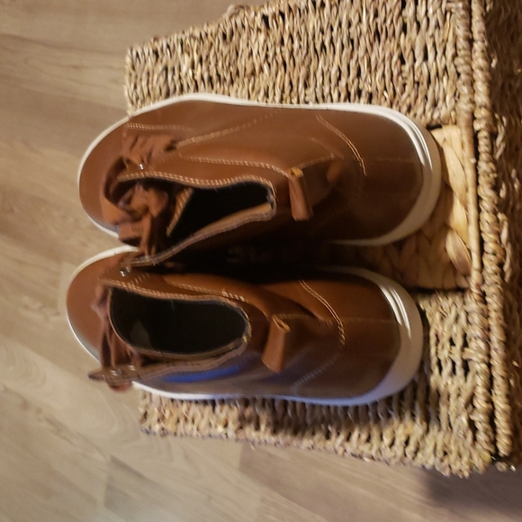 Mens size 11 Perry Ellis shoes camel brown - Picture 4 of 4